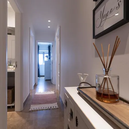 Апартаменти Yeyos *